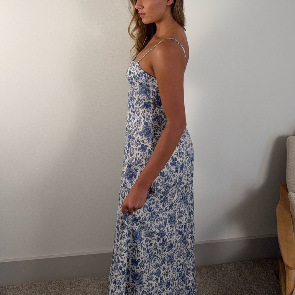 Peppermayo Blue and White Floral Midi Dress - Picture 2 of 3